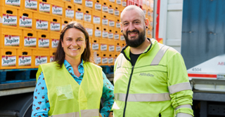 Groeien binnen 's werelds grootste brouwer: Victoria en Michael delen hun ervaring