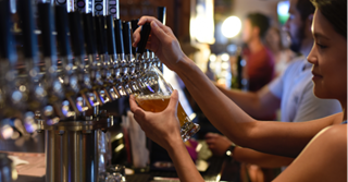 Een café uitbaten is méér dan alleen pintjes tappen