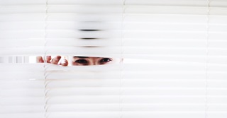 Mag ik – in opdracht van de baas – mijn collega’s controleren?