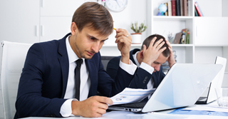 Hoe blijf je een falende collega de baas?