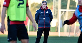 Coach medewerkers alsof het voetballers zijn: ‘Zonder discipline geen succes’