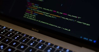 Un historien ou un chimiste peut également faire carrière dans l'informatique