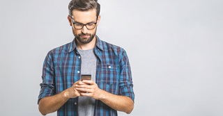 Combien de mots tapez-vous en une minute avec votre smartphone ?