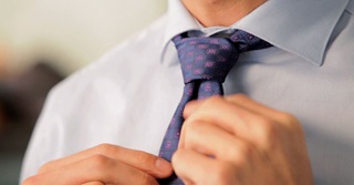 Vidéo : comment faire un nœud de cravate parfait ?