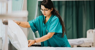 La pénurie de personnel dans le secteur de la santé exige une division du travail plus flexible