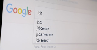 Google vous permet également de rechercher des emplois