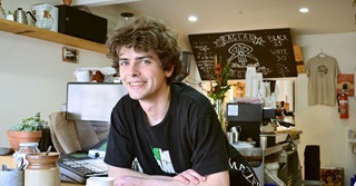 Quel est le salaire d'un employé de magasin ?