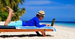 Êtes-vous autorisé à télétravailler depuis une terrasse du sud de l’Europe ?