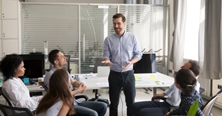 Hoe doe je iedereen luisteren?