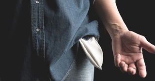 Houd de dief! Mag mijn baas me fouilleren? 