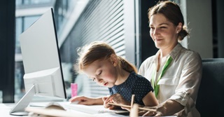 Je zoon of dochter meenemen naar het werk: mag dat?