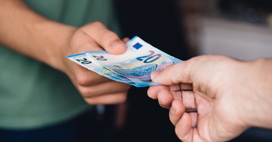 minimumloon overhandigd