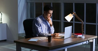 Hoe onze werkdag steeds langer wordt