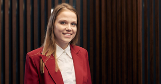 Wat doet en verdient een receptionist(e)?