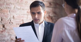 Kan ik ontslag nemen door een zware fout van mijn werkgever?