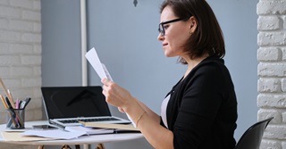 Mag de receptionist mijn brieven openmaken?