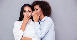 Wat roddelaars op het werk écht verklappen … over zichzelf