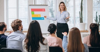 Spreekangst in groep? Zo laat je iedereen geboeid luisteren...