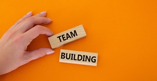 BIZAR! Teambuilding in China (VIDEO)