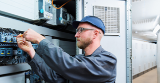 Sonny (35) werkt bij Unilin: “Elke gepassioneerde technieker wordt hier geprikkeld”