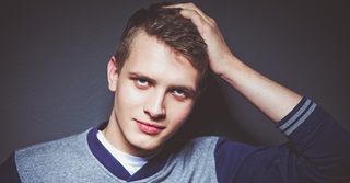 Kan ik een interimjob doen tijdens mijn jaar verlof zonder wedde?