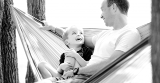 Vaders blijven zelden thuis om voor hun kroost te zorgen