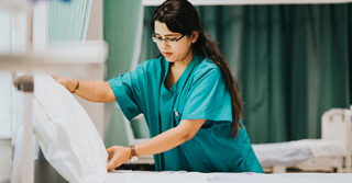 Personeelstekort in zorgsector vraagt flexibelere taakverdeling