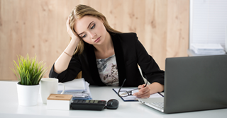 Dé 5 redenen waarom we zo ongelukkig zijn op ons werk